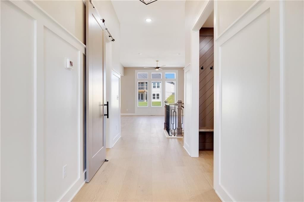 2345 NE Colonnade Avenue — photo 4