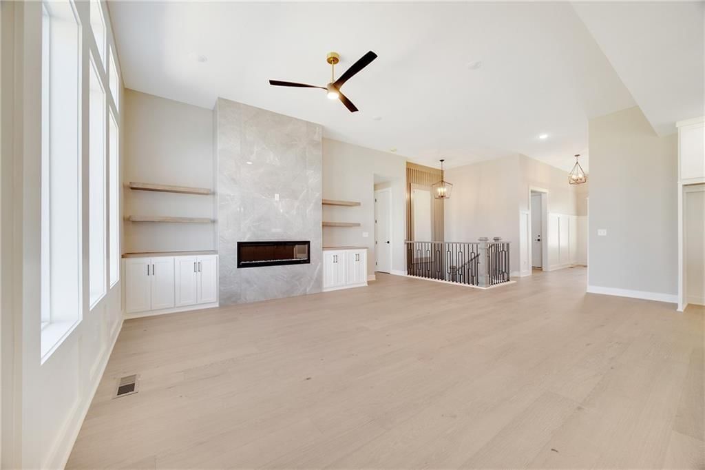 2345 NE Colonnade Avenue — photo 11
