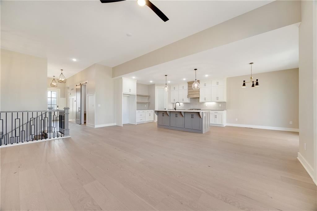 2345 NE Colonnade Avenue — photo 12