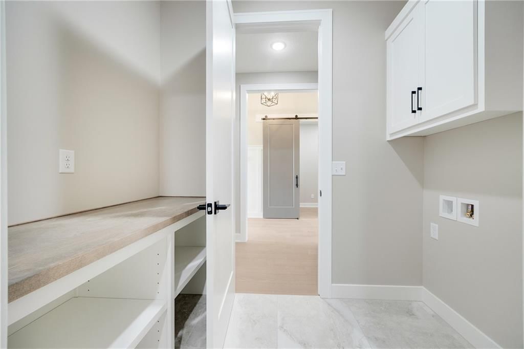 2345 NE Colonnade Avenue — photo 25
