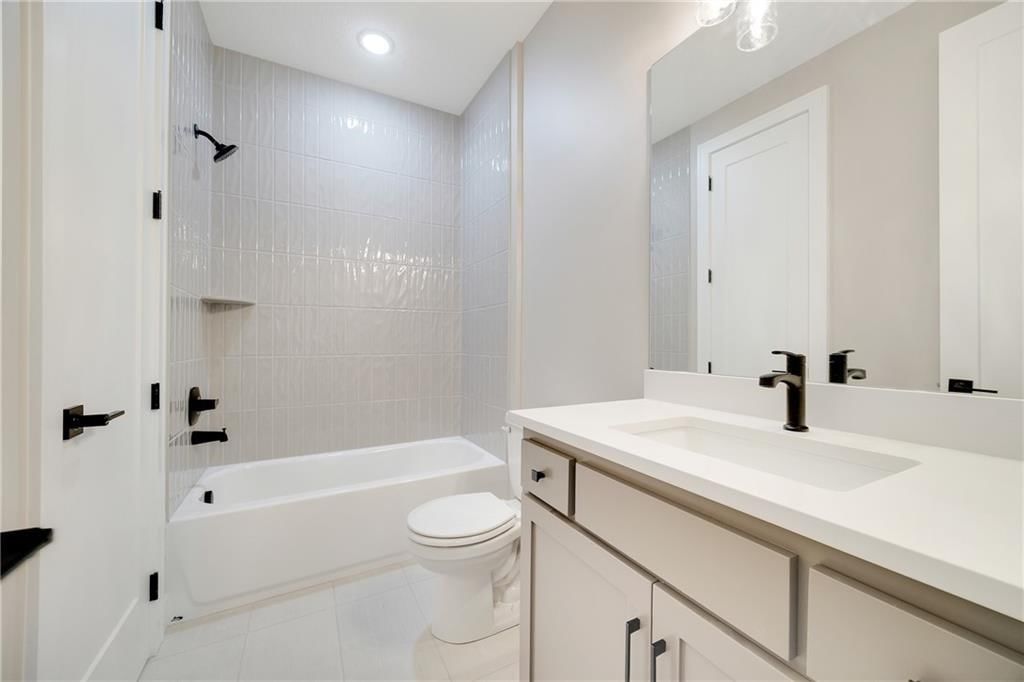 2345 NE Colonnade Avenue — photo 30