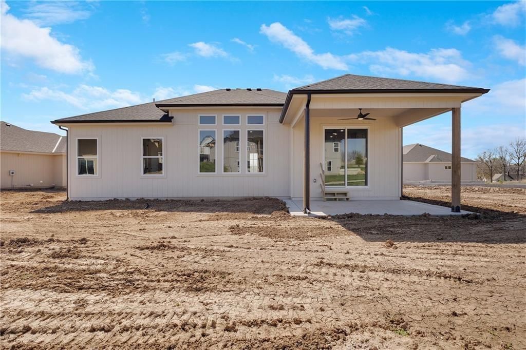 2345 NE Colonnade Avenue — photo 38