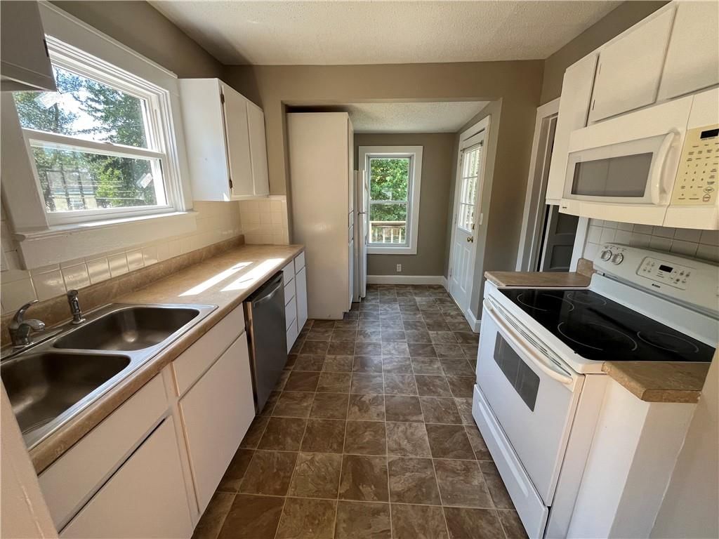 8020 Mercier Street — photo 13