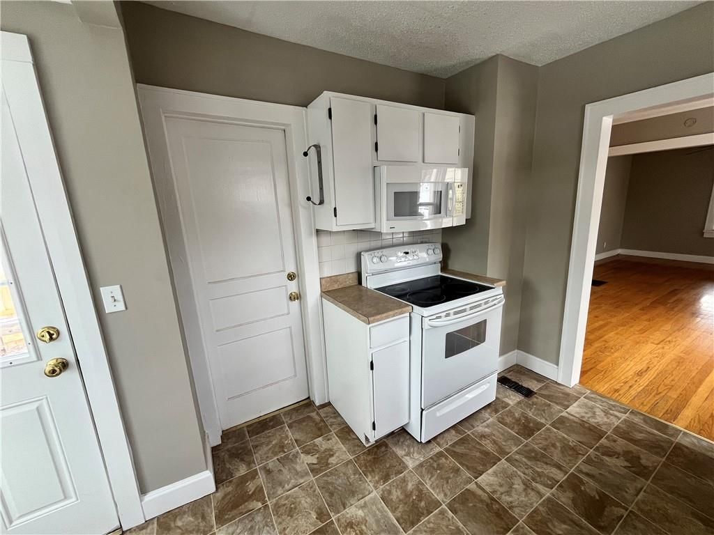 8020 Mercier Street — photo 14