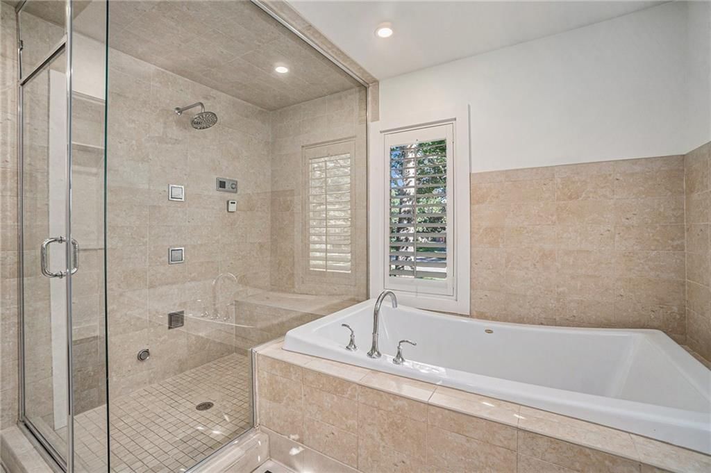 1911 Romany Road — photo 24