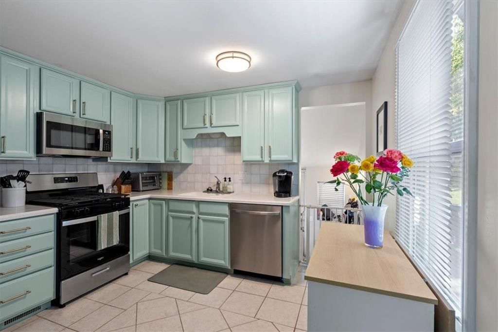 Photo 9 of 27 - 7715 W 54th Terrace