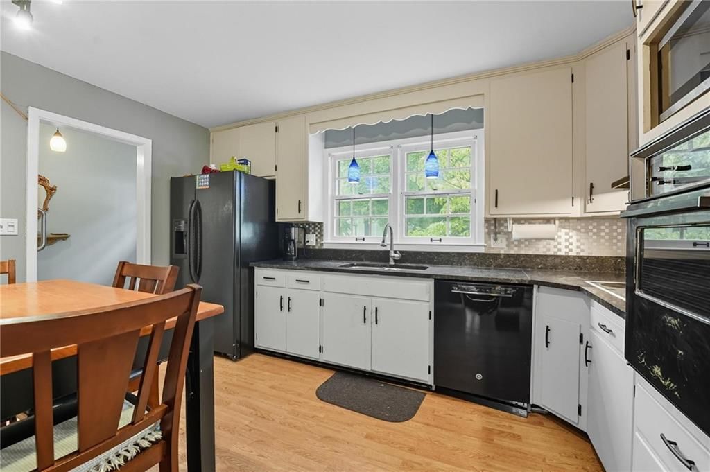 Photo 8 of 22 - 515 E Sheridan Street