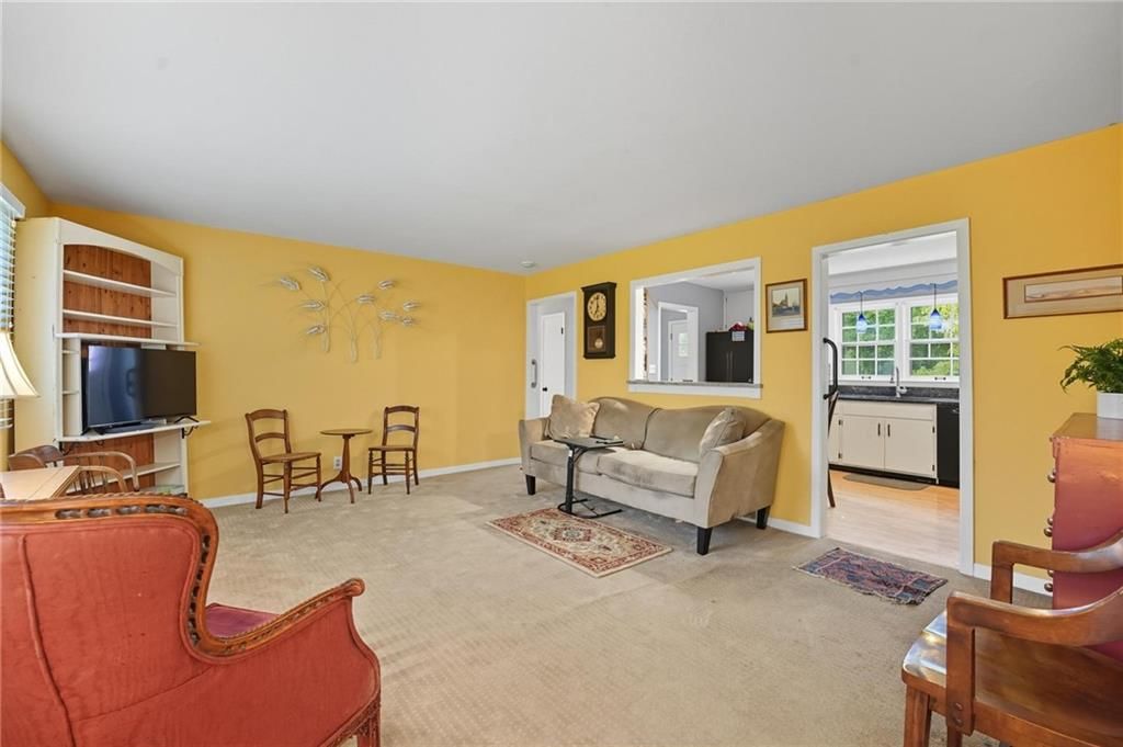 Photo 11 of 22 - 515 E Sheridan Street