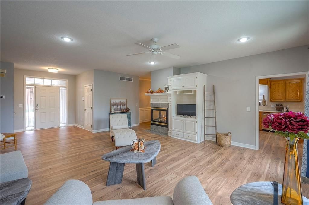 1025 SW Pacific Drive — photo 9