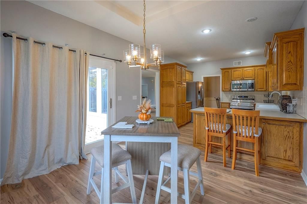 1025 SW Pacific Drive — photo 15