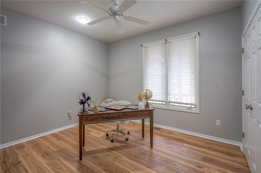 1025 SW Pacific Drive — photo 16