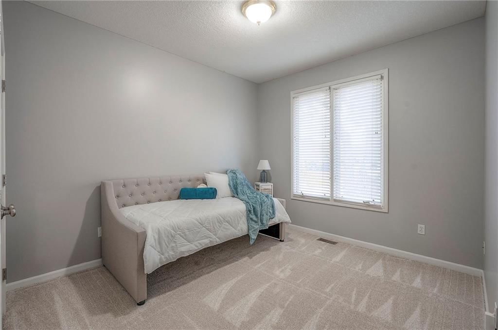 1025 SW Pacific Drive — photo 17