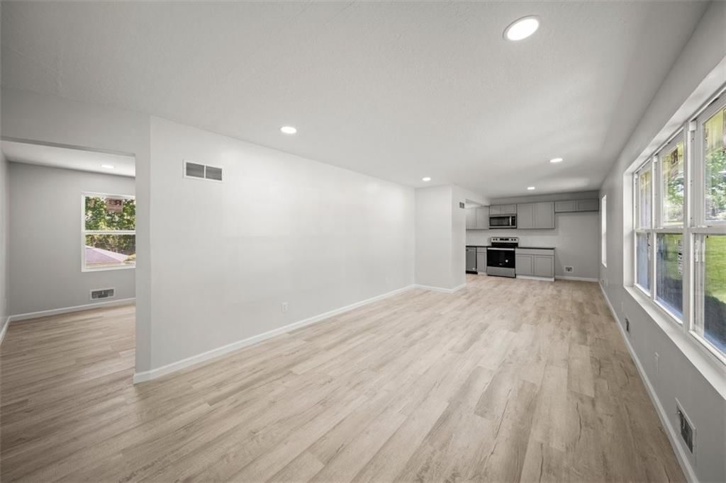 15711 E 44th Terrace — photo 4