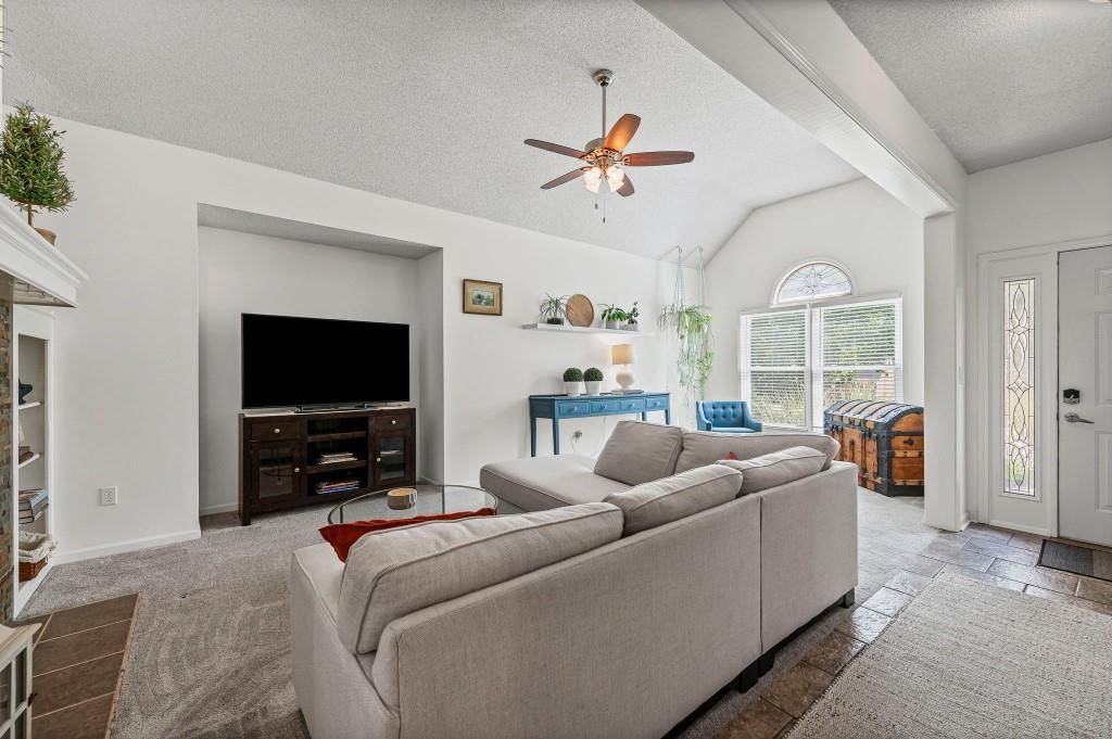 Photo 7 of 41 - 22622 W 49th Terrace