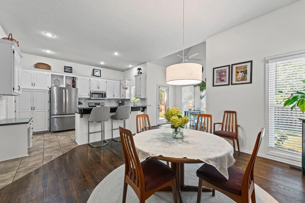 Photo 10 of 41 - 22622 W 49th Terrace