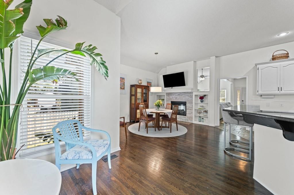 Photo 15 of 41 - 22622 W 49th Terrace
