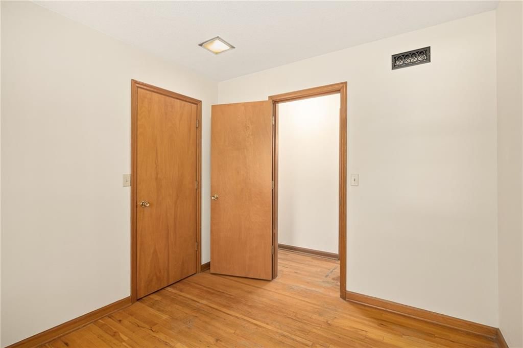 621 Valley Street — photo 17