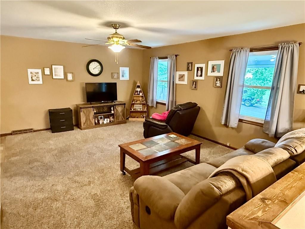1022 W COOPER Street — photo 3
