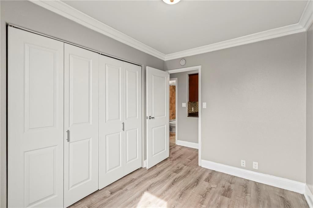 700 E 8TH Street — photo 14