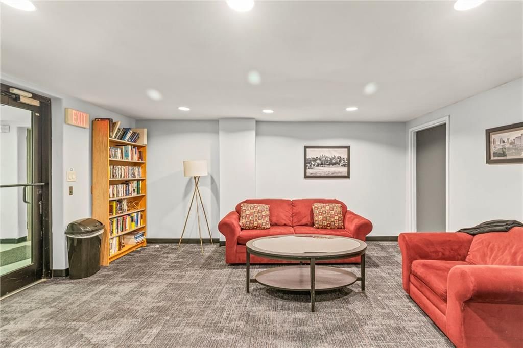 700 E 8TH Street — photo 28