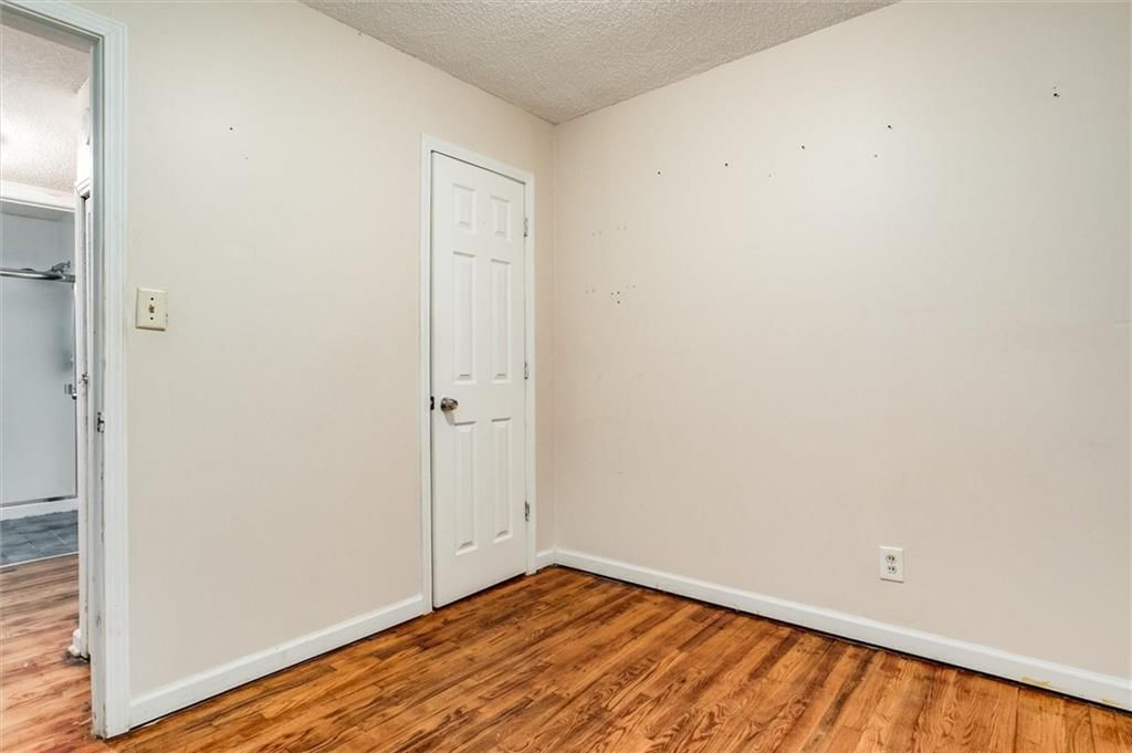 Photo 24 of 29 - 6718 W 72nd Terrace
