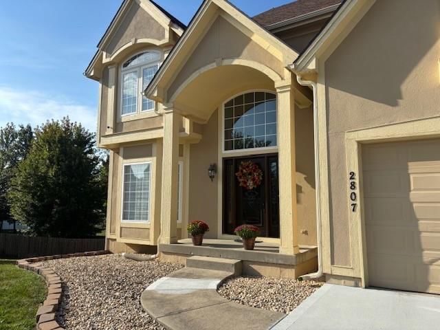 2807 SW Summer Creek Court — photo 2