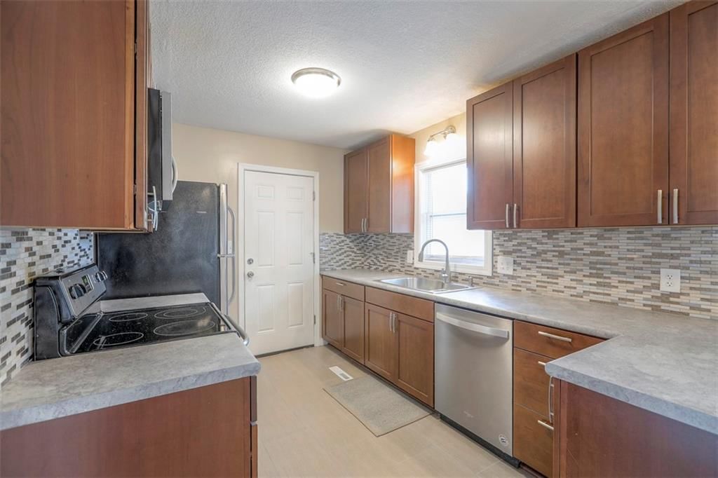 Photo 11 of 36 - 1406 E Loula Street