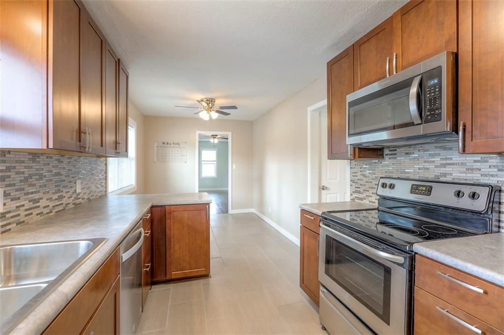 Photo 12 of 36 - 1406 E Loula Street