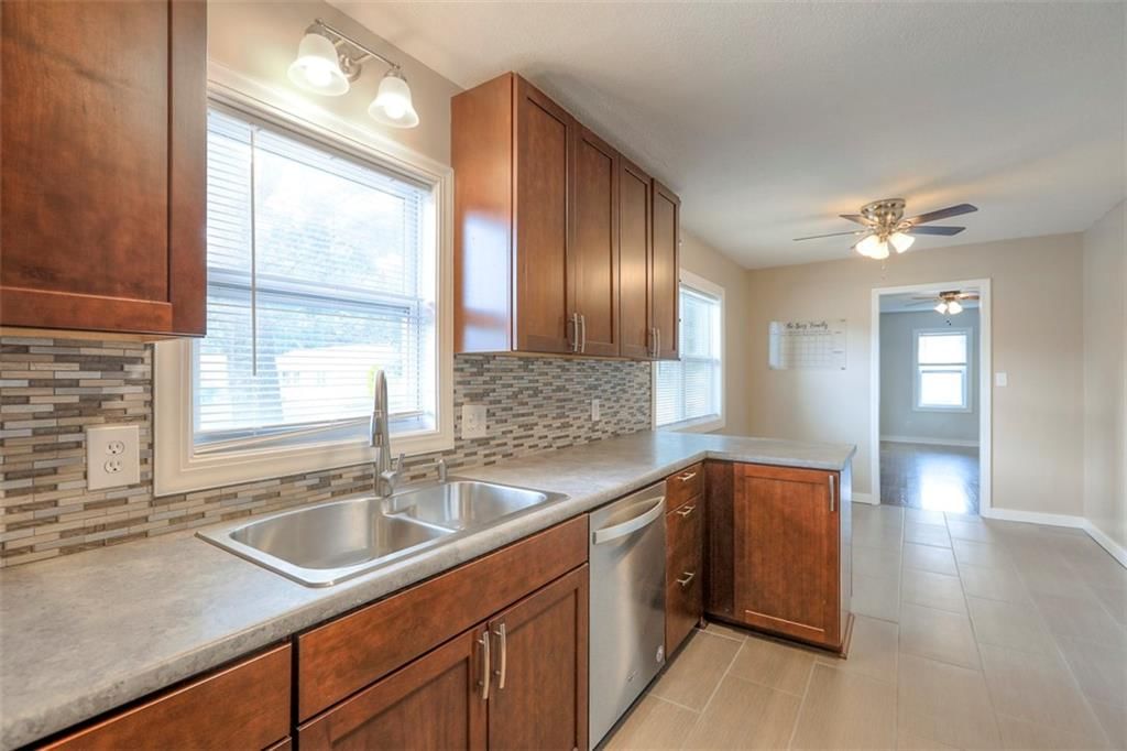 Photo 13 of 36 - 1406 E Loula Street