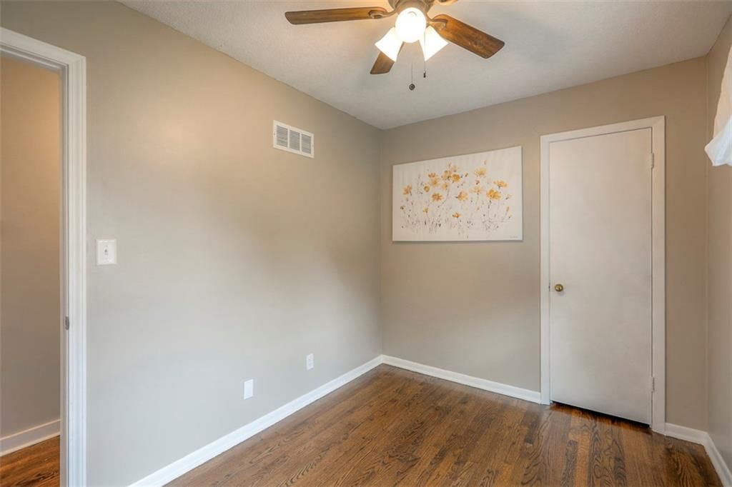Photo 20 of 36 - 1406 E Loula Street