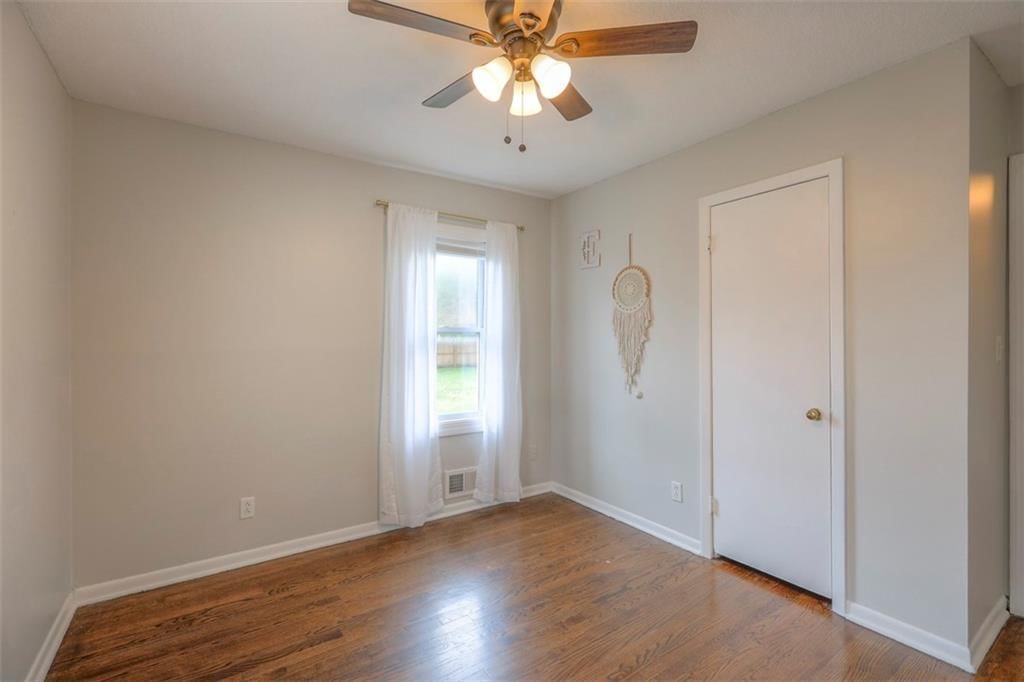 Photo 22 of 36 - 1406 E Loula Street