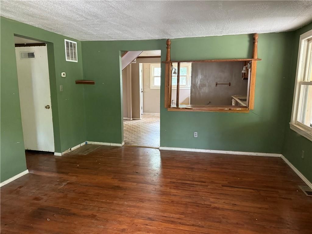 2449 McKinley Avenue — photo 4