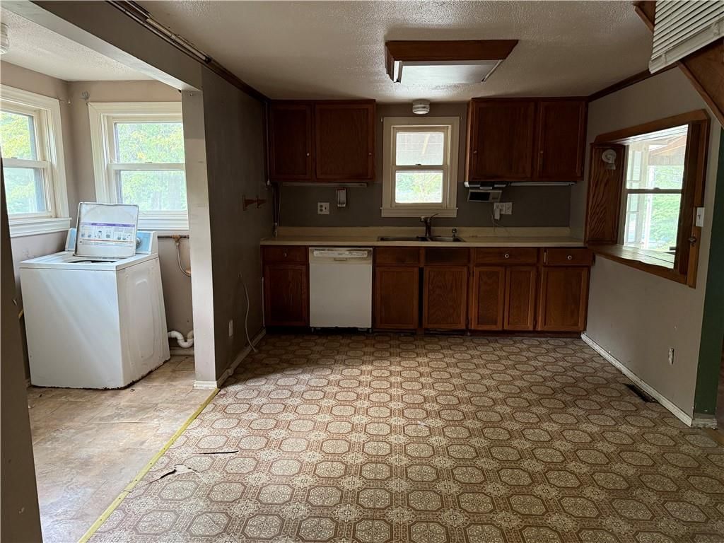 2449 McKinley Avenue — photo 5