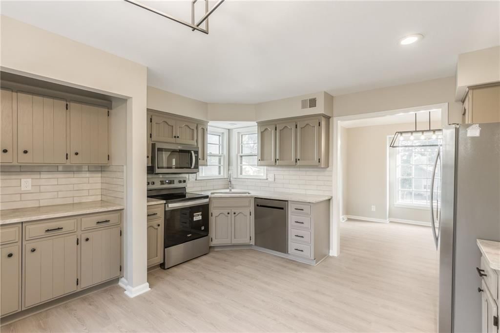 3600 NE 76th Terrace — photo 9