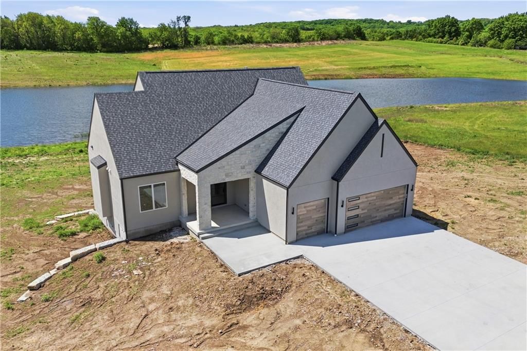 16055 W Eisenhower Road — photo 2