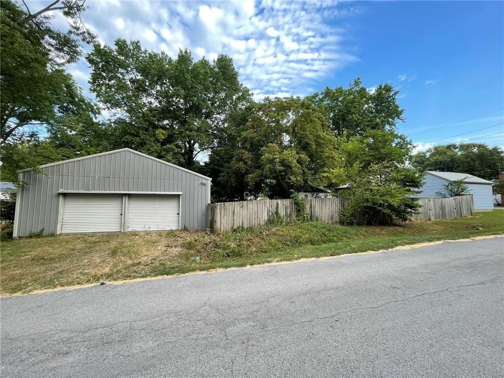 209 E Kentucky N/A — photo 10
