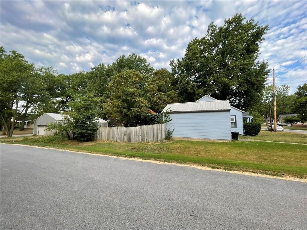 209 E Kentucky N/A — photo 14