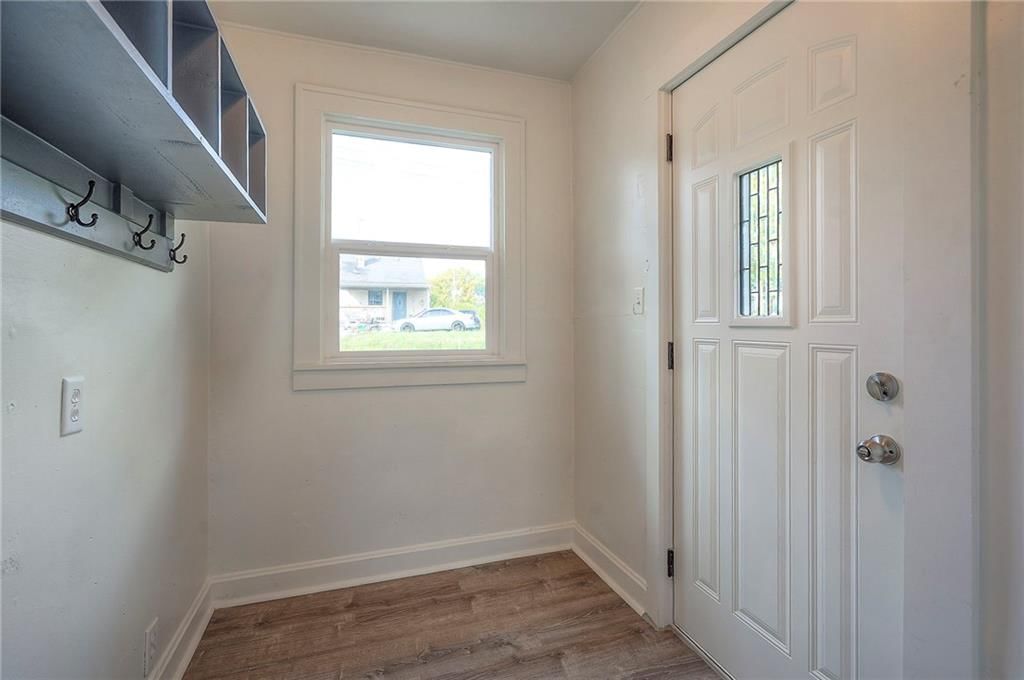 Photo 5 of 33 - 1814 Walker Avenue