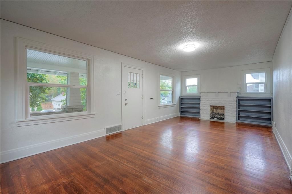 Photo 6 of 33 - 1814 Walker Avenue