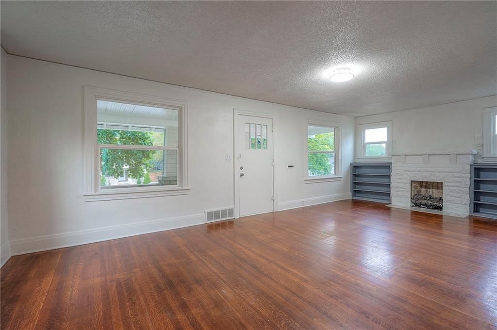 Photo 7 of 33 - 1814 Walker Avenue