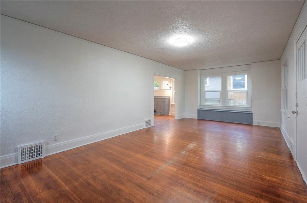 Photo 11 of 33 - 1814 Walker Avenue
