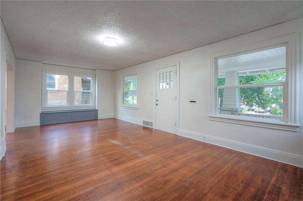 Photo 12 of 33 - 1814 Walker Avenue