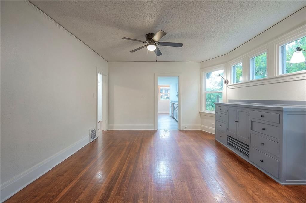 Photo 13 of 33 - 1814 Walker Avenue
