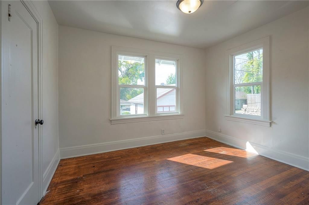 Photo 19 of 33 - 1814 Walker Avenue