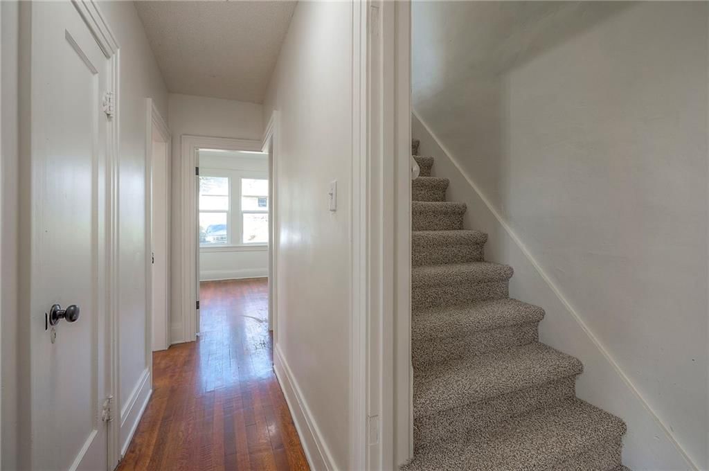 Photo 24 of 33 - 1814 Walker Avenue