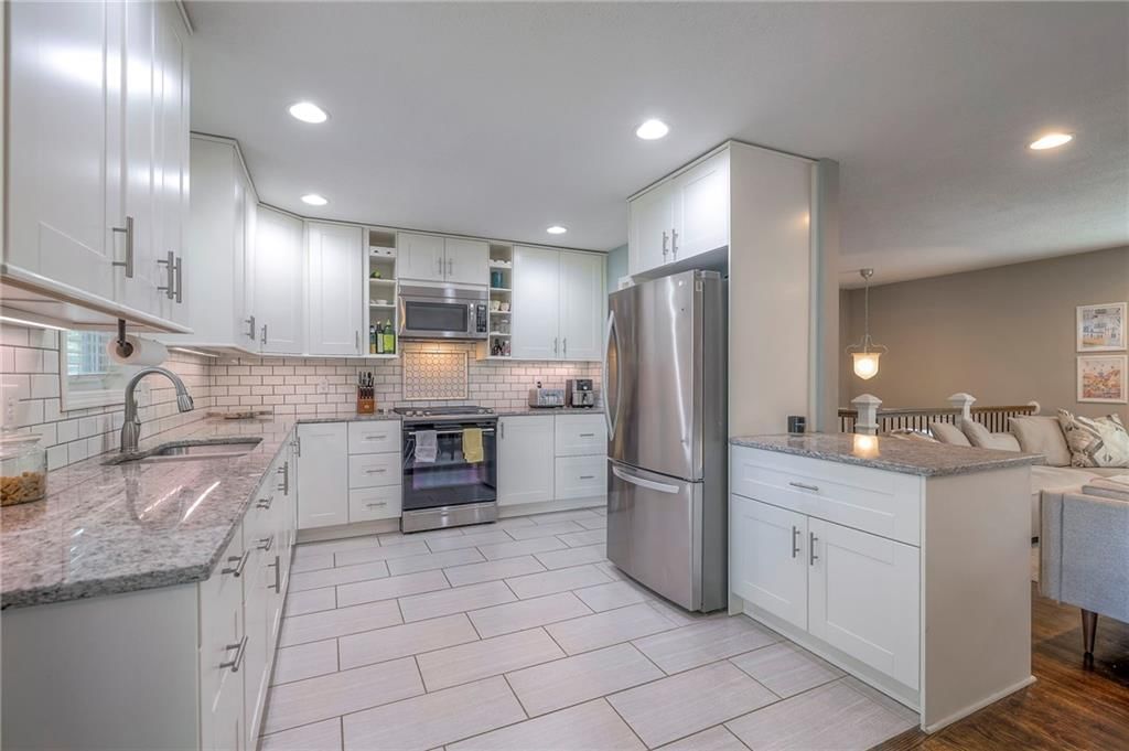 10310 W 89TH Street — photo 13