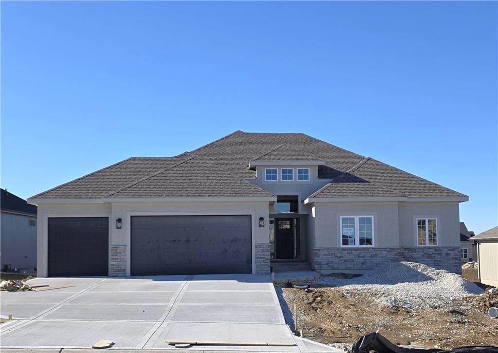 4490 145th Terrace, Basehor, KS