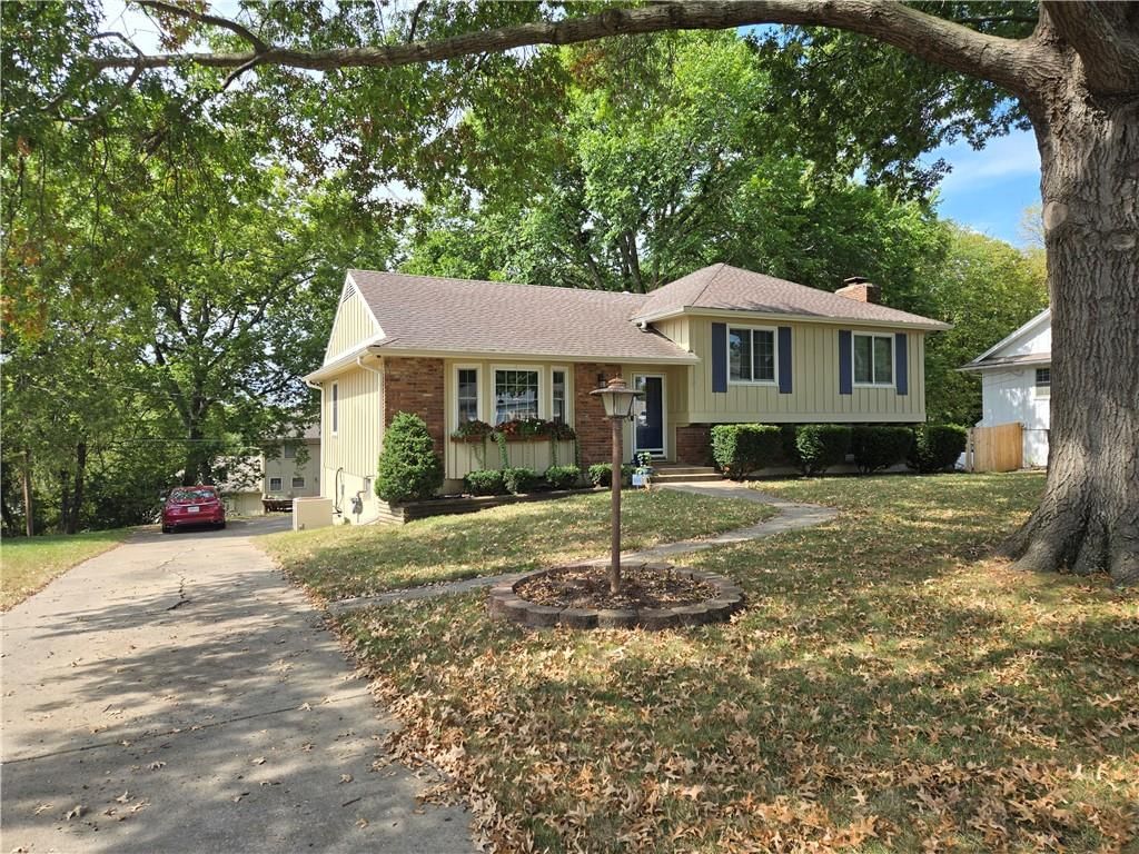 8400 Willow Way — photo 3