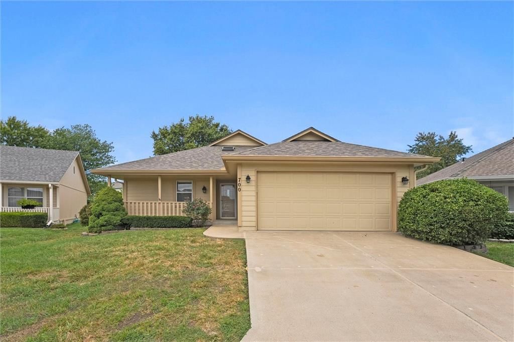 700 E SATURN Drive, Raymore, MO