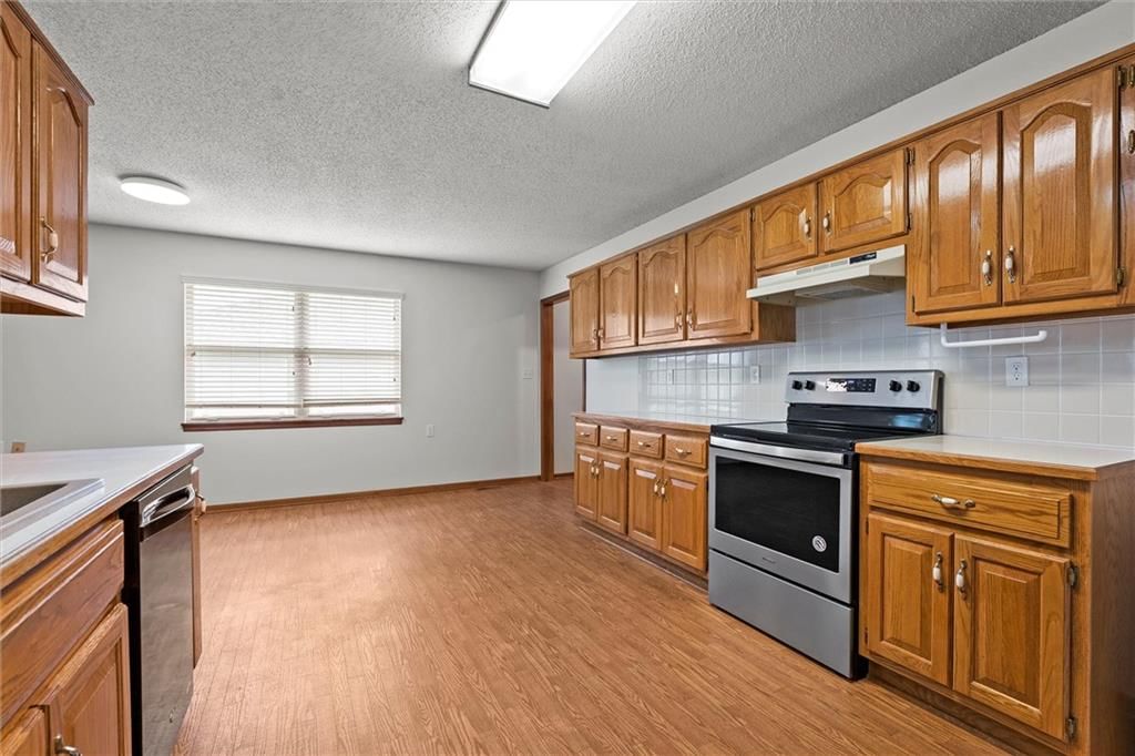 700 E SATURN Drive — photo 14